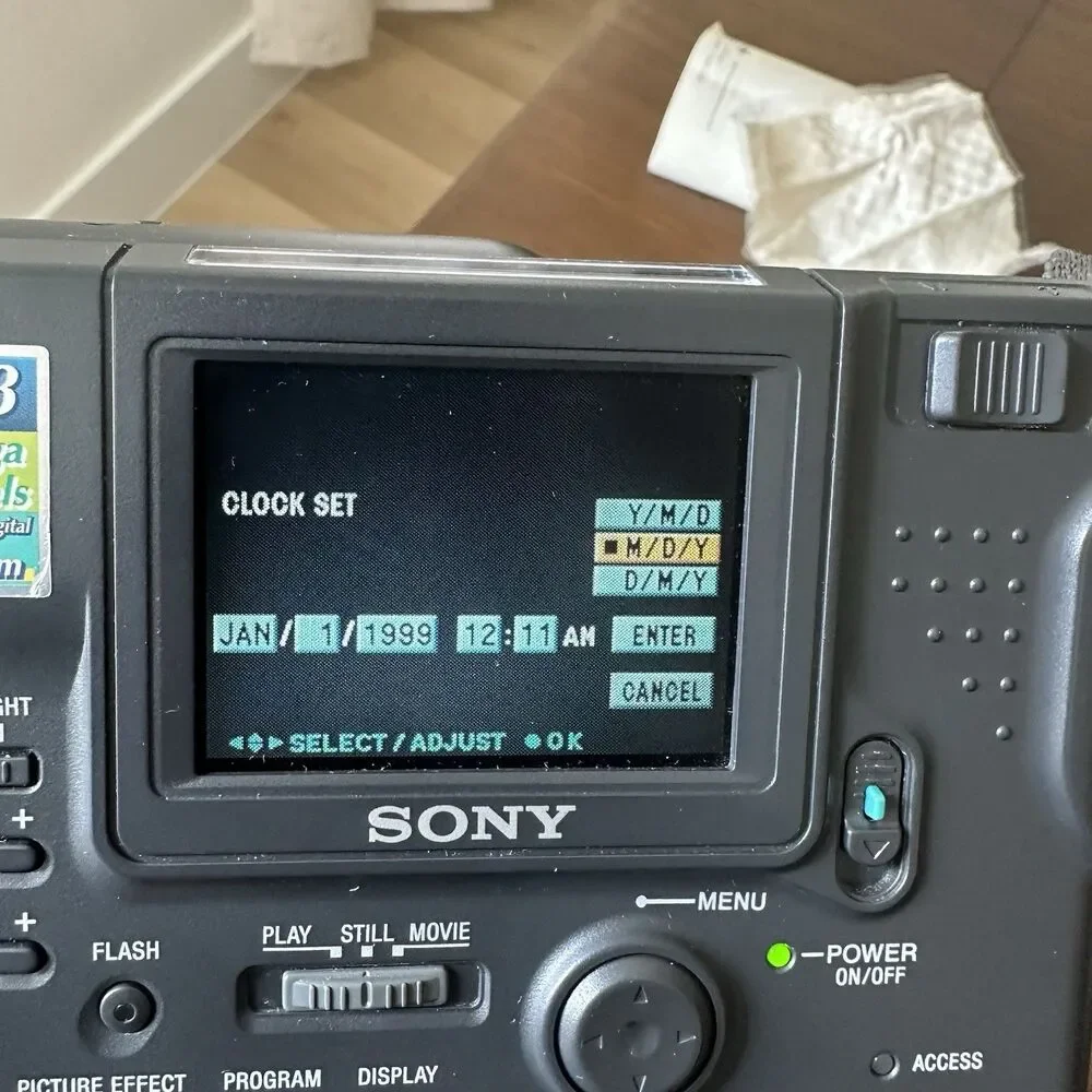 Sony Mavica MVC-FD88 Digital Still Camera Battery Charger Floppy Disk WORKS